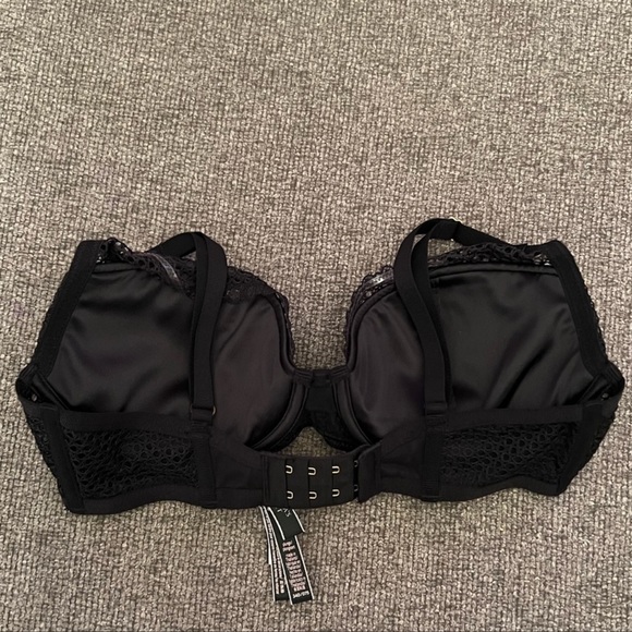 Bra by Victoria’s Secret - Picture 6 of 9